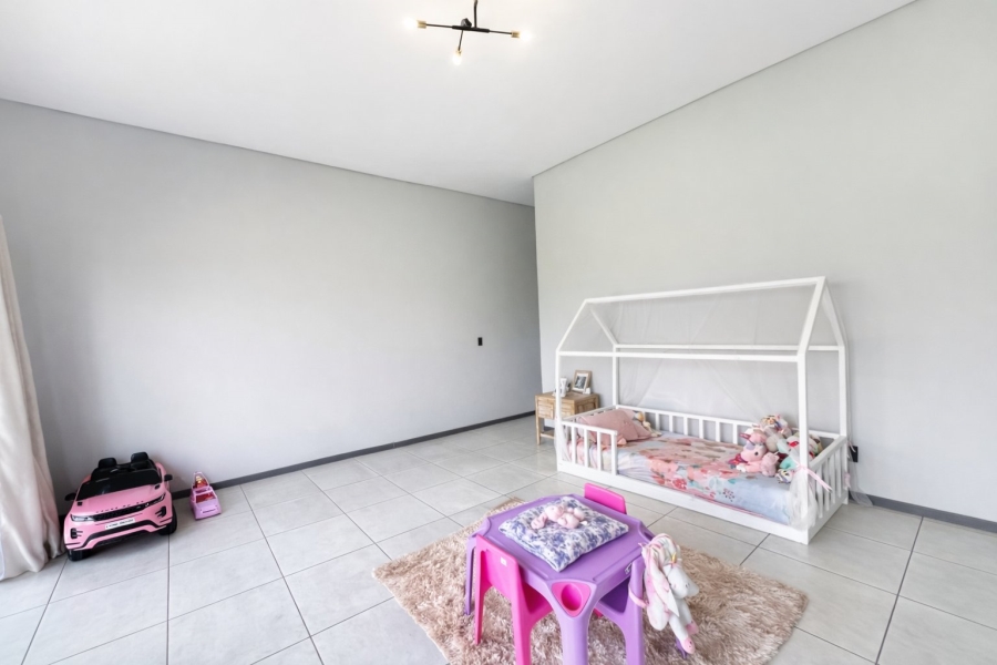 9 Bedroom Property for Sale in Mooikloof Equestrian Estate Gauteng