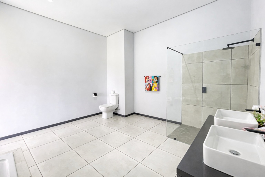 9 Bedroom Property for Sale in Mooikloof Equestrian Estate Gauteng