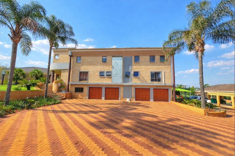 9 Bedroom Property for Sale in Mooikloof Equestrian Estate Gauteng