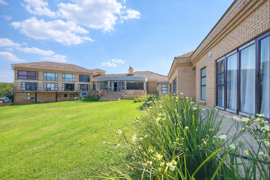 9 Bedroom Property for Sale in Mooikloof Equestrian Estate Gauteng