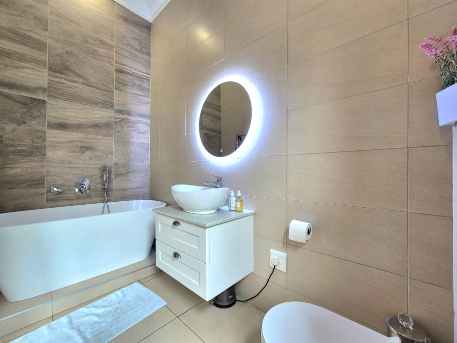 4 Bedroom Property for Sale in Midstream Ridge Gauteng