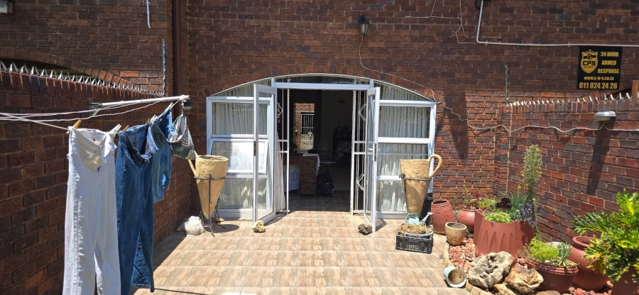 3 Bedroom Property for Sale in Brackenhurst Gauteng