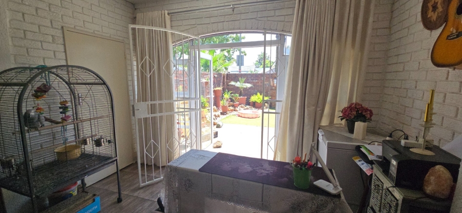 3 Bedroom Property for Sale in Brackenhurst Gauteng
