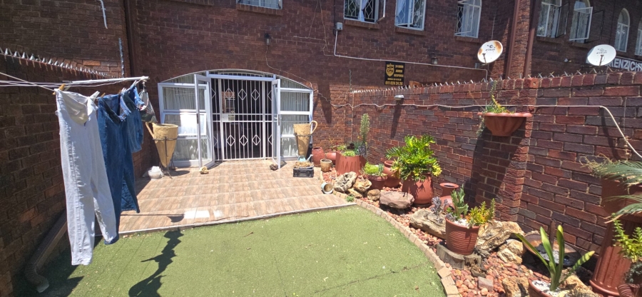 3 Bedroom Property for Sale in Brackenhurst Gauteng