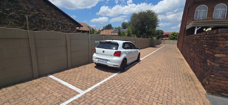 3 Bedroom Property for Sale in Brackenhurst Gauteng