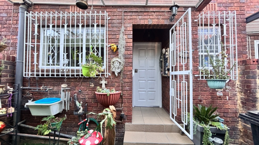 3 Bedroom Property for Sale in Brackenhurst Gauteng