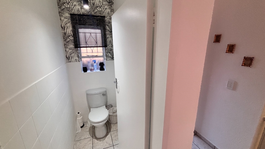 3 Bedroom Property for Sale in Brackenhurst Gauteng
