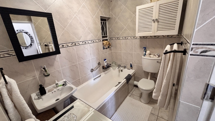 3 Bedroom Property for Sale in Brackenhurst Gauteng