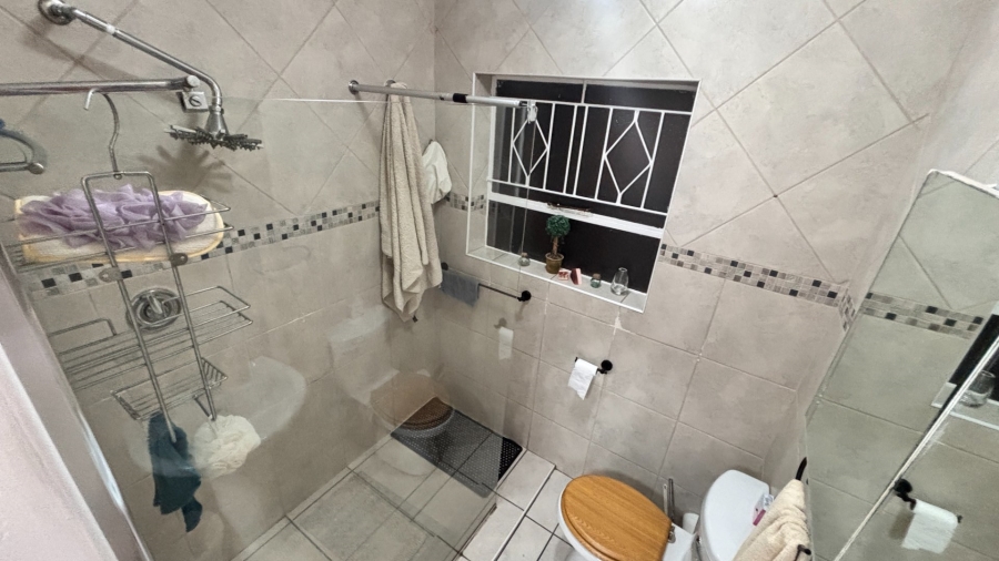 3 Bedroom Property for Sale in Brackenhurst Gauteng