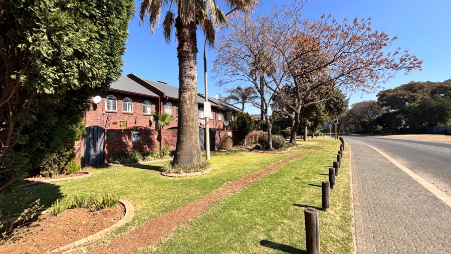 3 Bedroom Property for Sale in Brackenhurst Gauteng