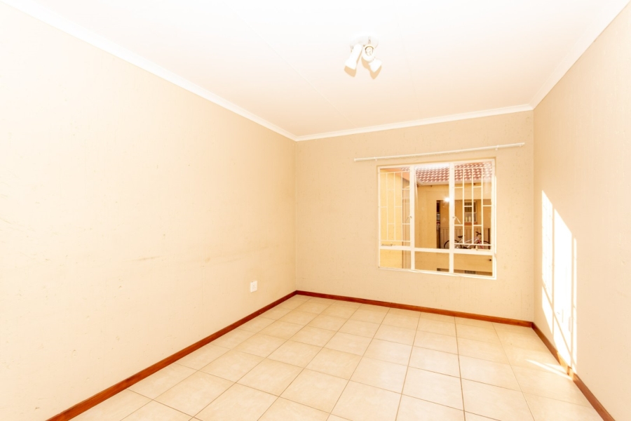 To Let 2 Bedroom Property for Rent in Ormonde Gauteng
