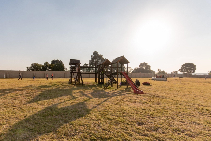 To Let 2 Bedroom Property for Rent in Ormonde Gauteng