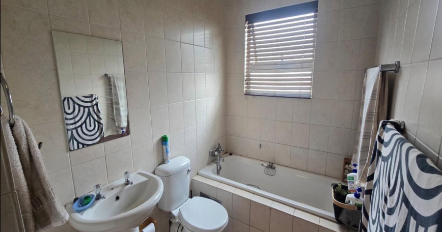 3 Bedroom Property for Sale in Glen Marais Gauteng