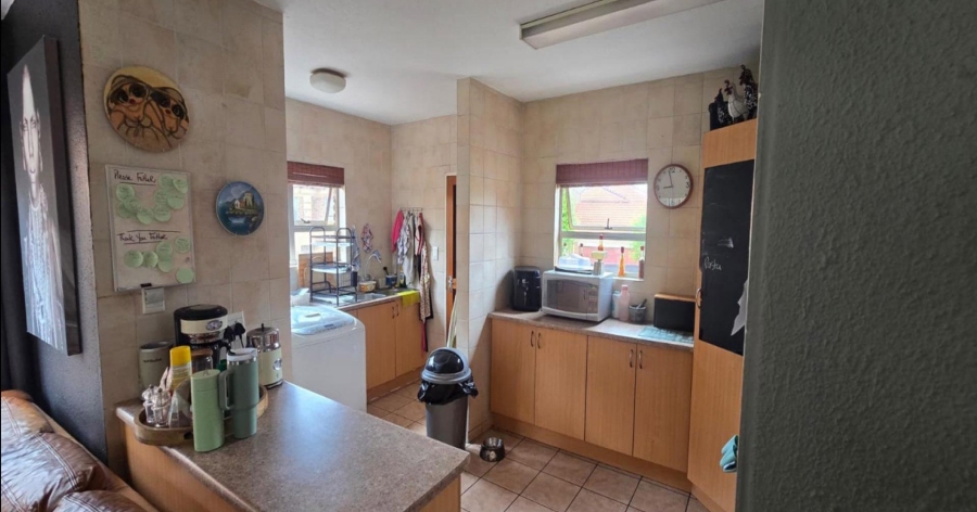 3 Bedroom Property for Sale in Glen Marais Gauteng