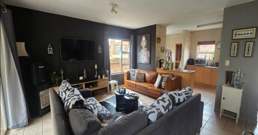 3 Bedroom Property for Sale in Glen Marais Gauteng