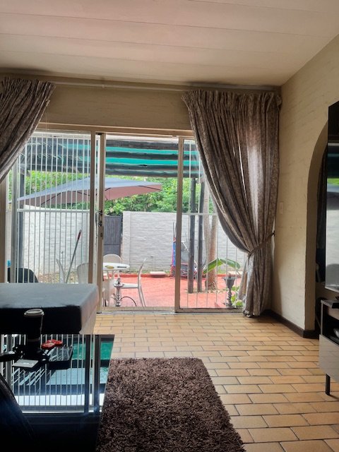 2 Bedroom Property for Sale in La Montagne Gauteng