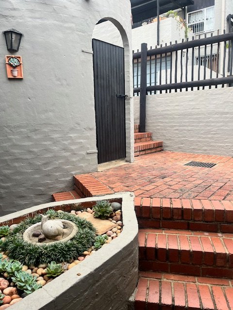 2 Bedroom Property for Sale in La Montagne Gauteng