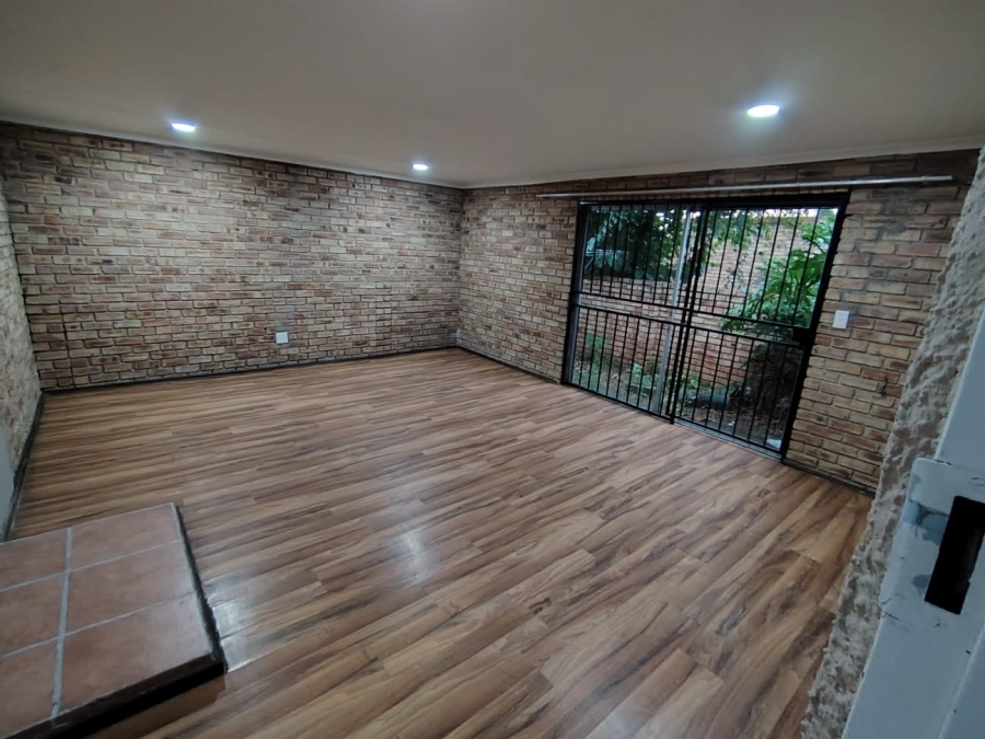 3 Bedroom Property for Sale in Heuwelsig Estate Gauteng