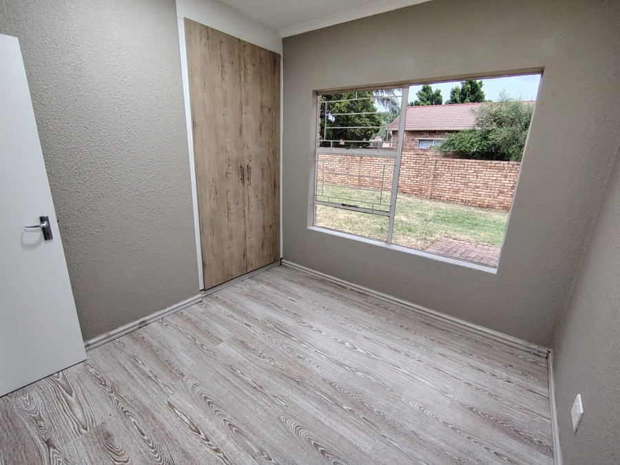 3 Bedroom Property for Sale in Heuwelsig Estate Gauteng