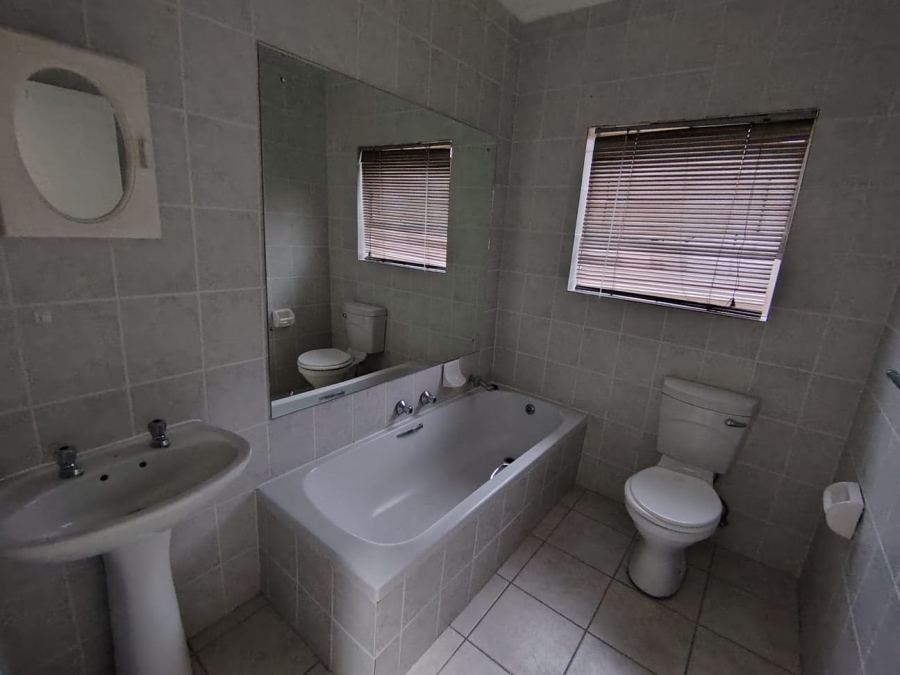 3 Bedroom Property for Sale in Heuwelsig Estate Gauteng