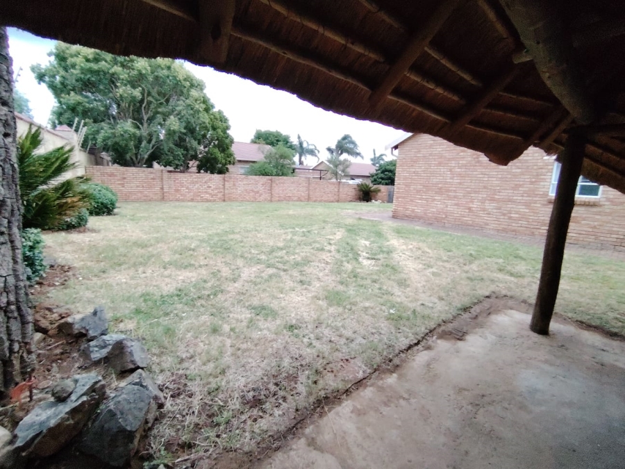 3 Bedroom Property for Sale in Heuwelsig Estate Gauteng