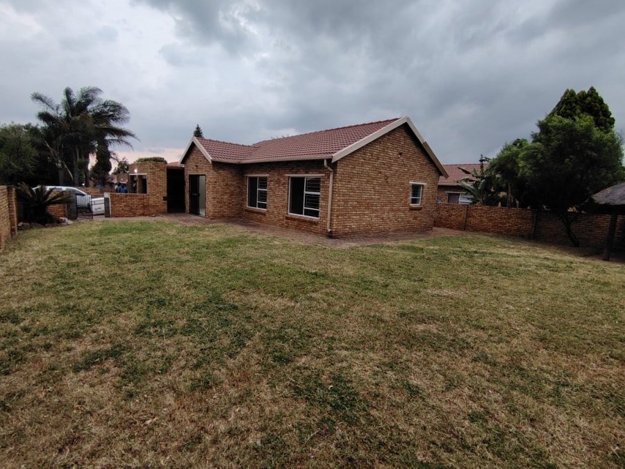 3 Bedroom Property for Sale in Heuwelsig Estate Gauteng
