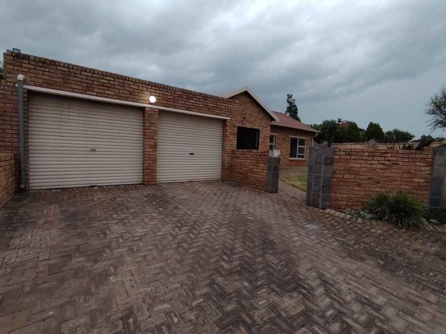 3 Bedroom Property for Sale in Heuwelsig Estate Gauteng