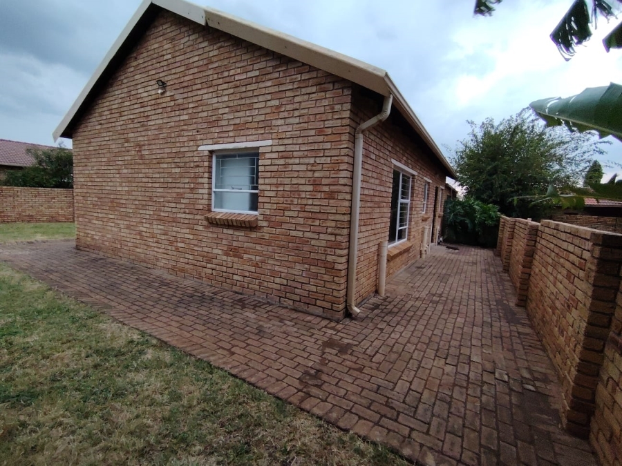 3 Bedroom Property for Sale in Heuwelsig Estate Gauteng