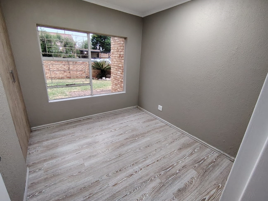 3 Bedroom Property for Sale in Heuwelsig Estate Gauteng