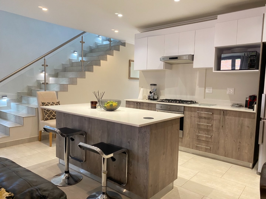 To Let 4 Bedroom Property for Rent in Bryanston Gauteng