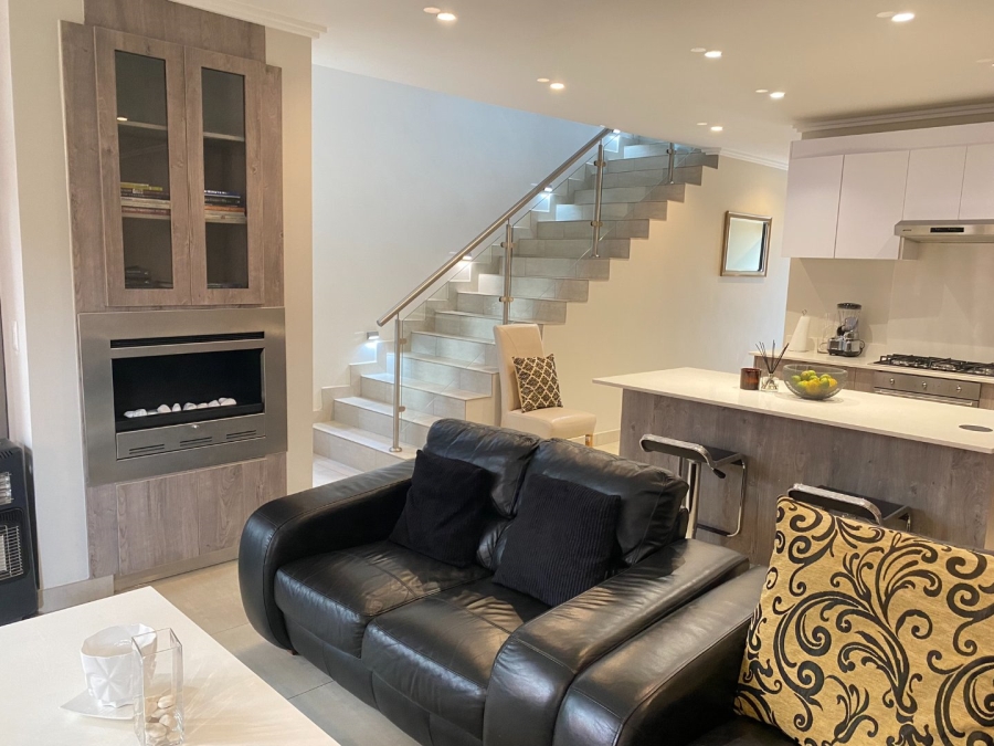 To Let 4 Bedroom Property for Rent in Bryanston Gauteng