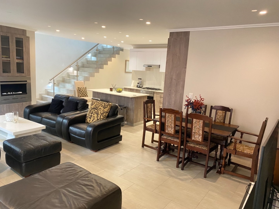 To Let 4 Bedroom Property for Rent in Bryanston Gauteng