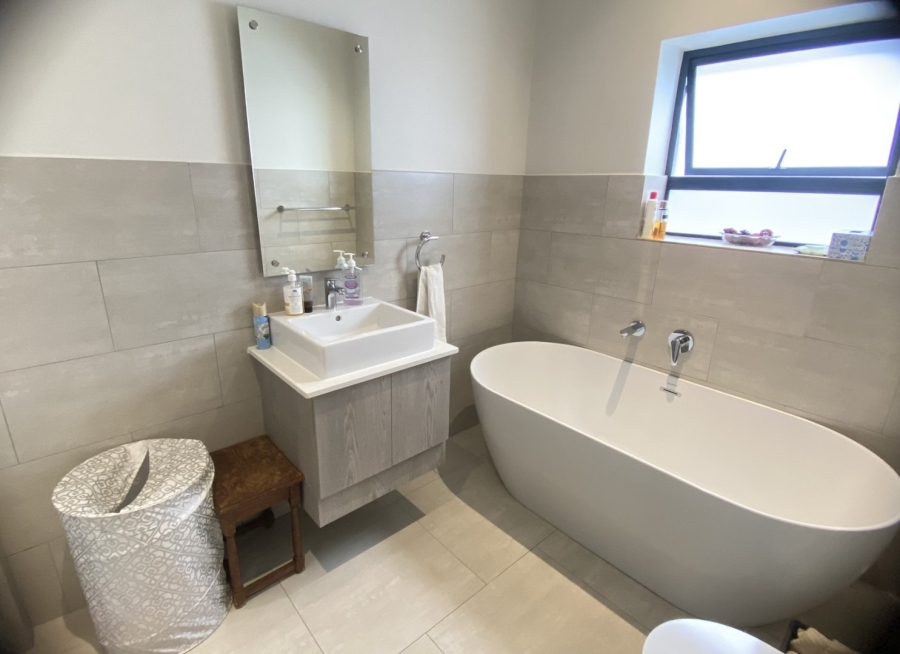 To Let 4 Bedroom Property for Rent in Bryanston Gauteng