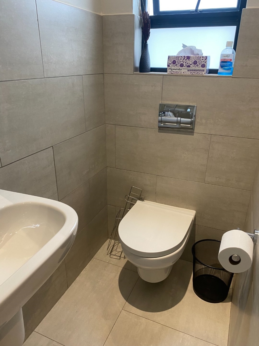 To Let 4 Bedroom Property for Rent in Bryanston Gauteng