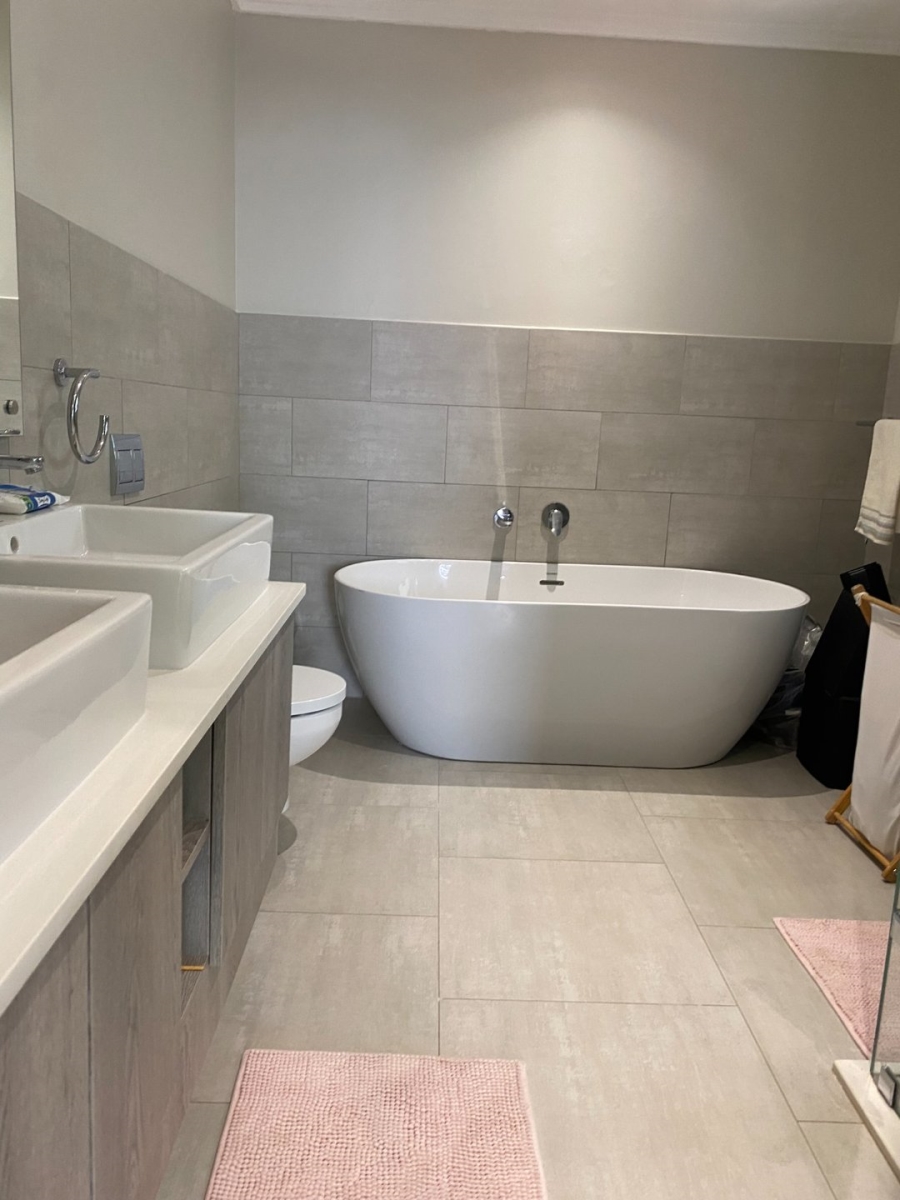 To Let 4 Bedroom Property for Rent in Bryanston Gauteng