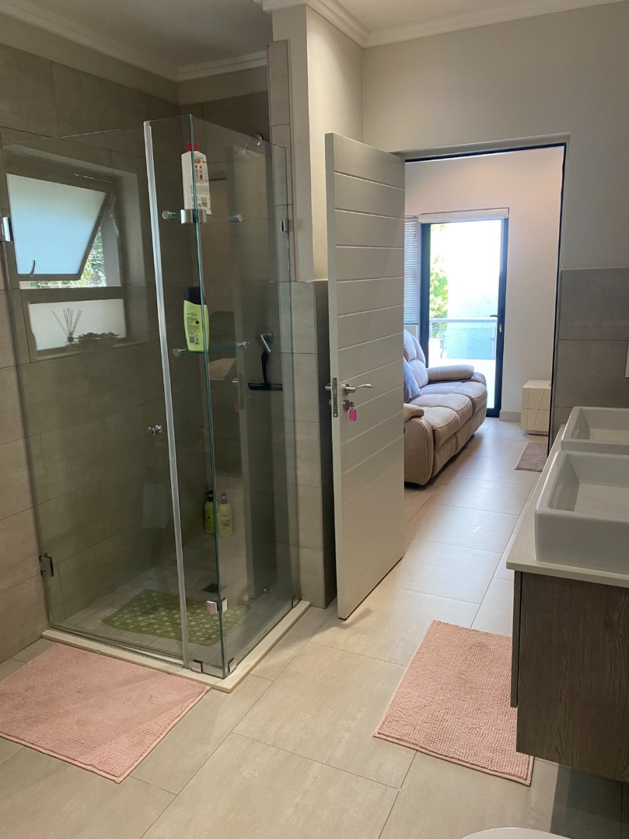 To Let 4 Bedroom Property for Rent in Bryanston Gauteng