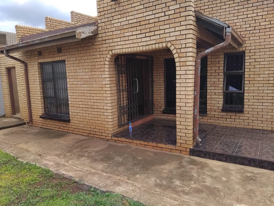 To Let 3 Bedroom Property for Rent in Protea South Gauteng