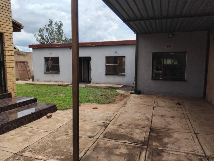 To Let 3 Bedroom Property for Rent in Protea South Gauteng