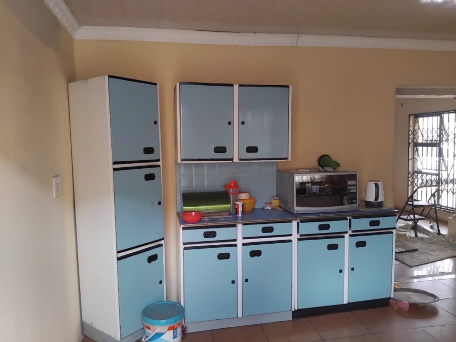 To Let 3 Bedroom Property for Rent in Protea South Gauteng