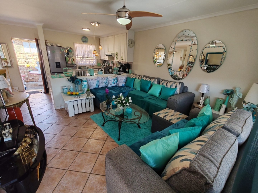 2 Bedroom Property for Sale in Magalieskruin Gauteng