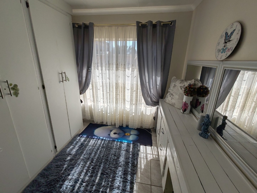 2 Bedroom Property for Sale in Magalieskruin Gauteng