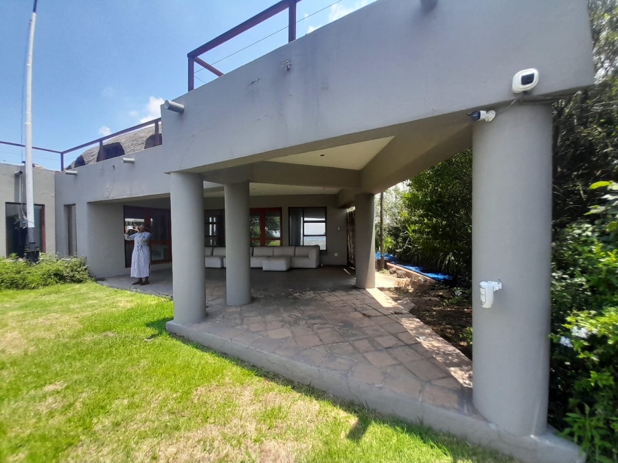 4 Bedroom Property for Sale in Kloofendal Gauteng