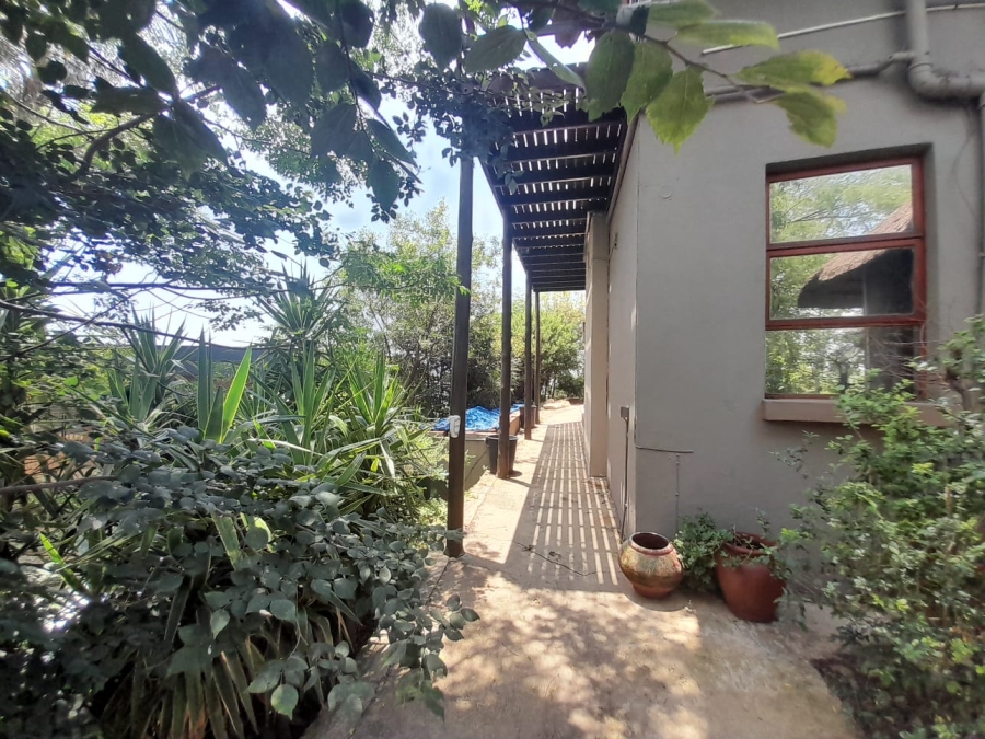 4 Bedroom Property for Sale in Kloofendal Gauteng