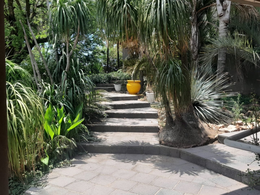 4 Bedroom Property for Sale in Kloofendal Gauteng