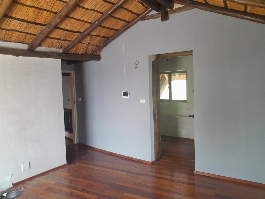 4 Bedroom Property for Sale in Kloofendal Gauteng