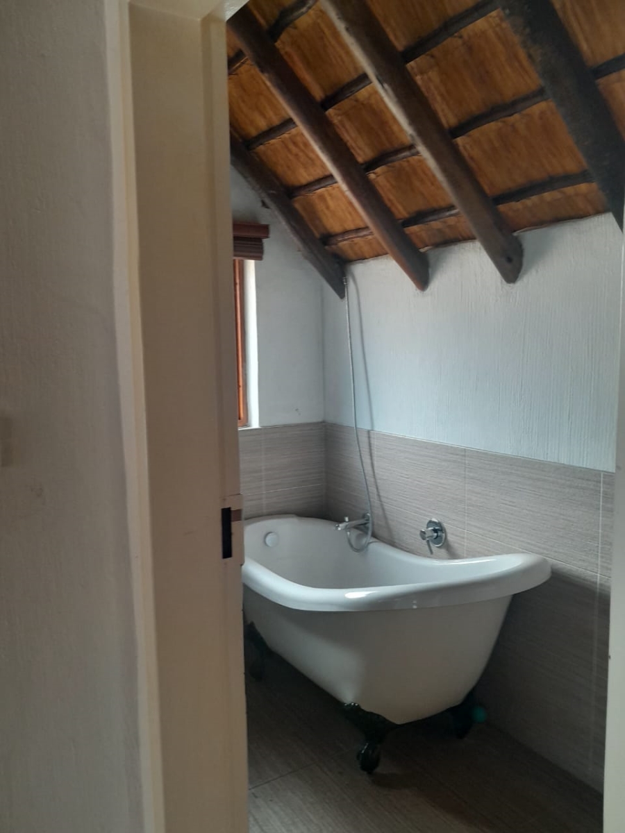 4 Bedroom Property for Sale in Kloofendal Gauteng