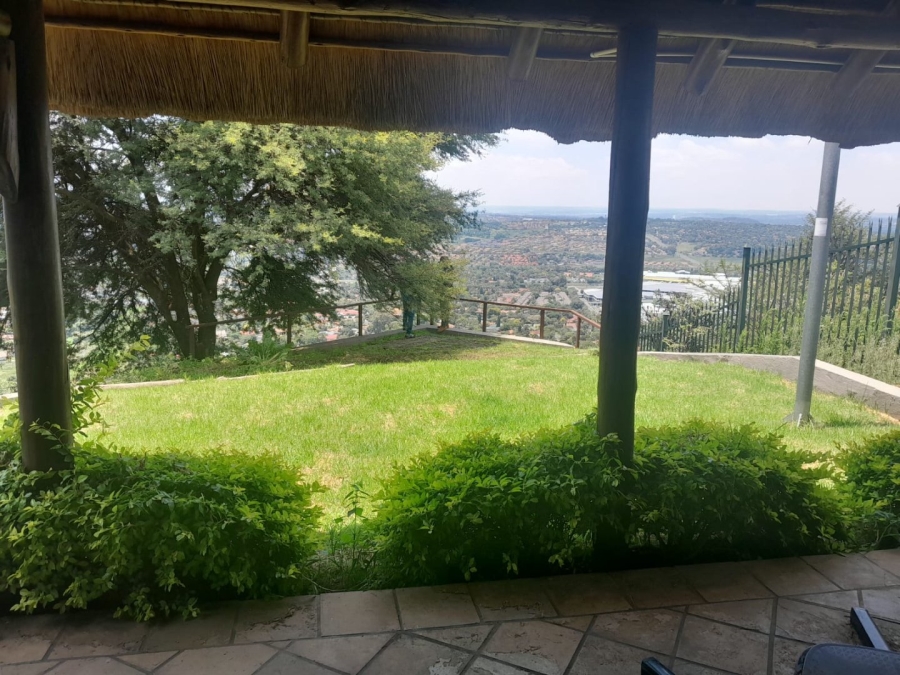 4 Bedroom Property for Sale in Kloofendal Gauteng