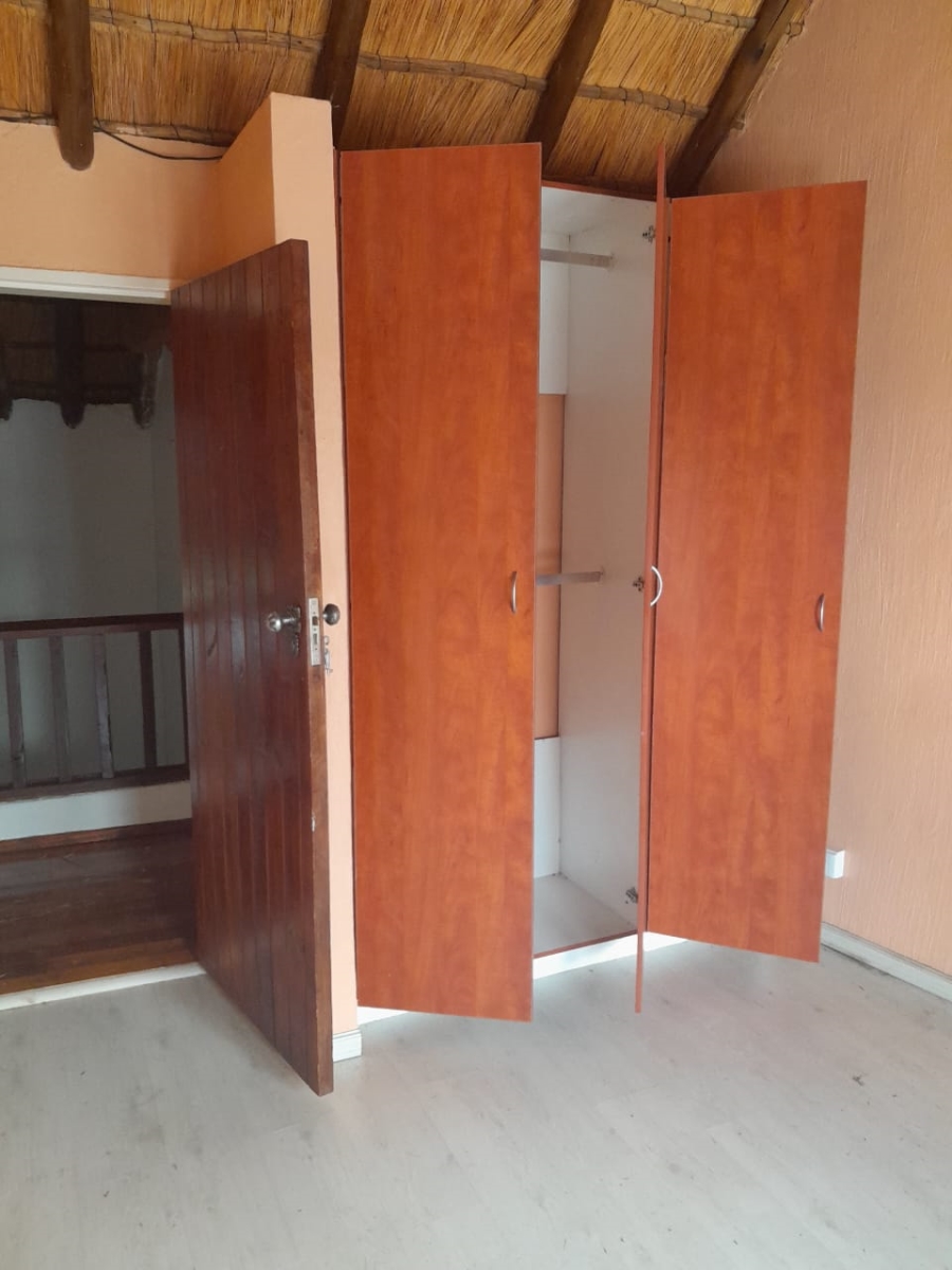 4 Bedroom Property for Sale in Kloofendal Gauteng