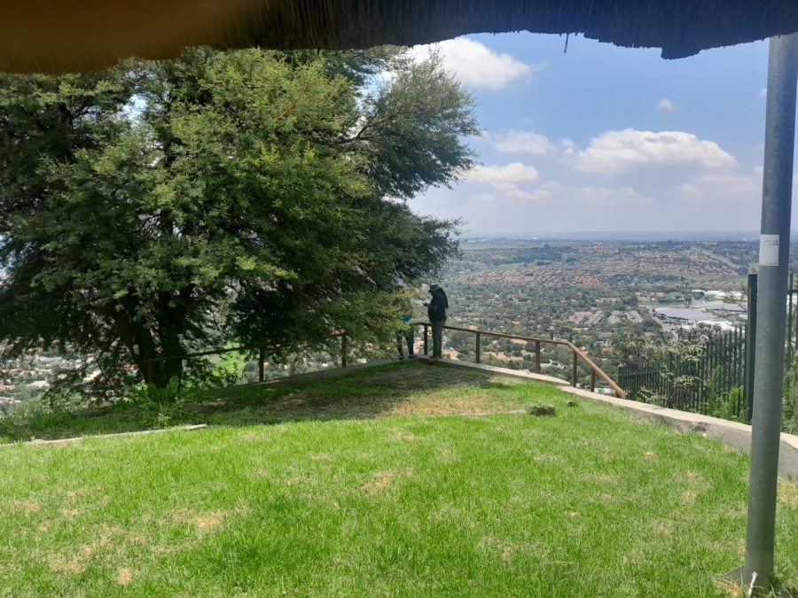 4 Bedroom Property for Sale in Kloofendal Gauteng