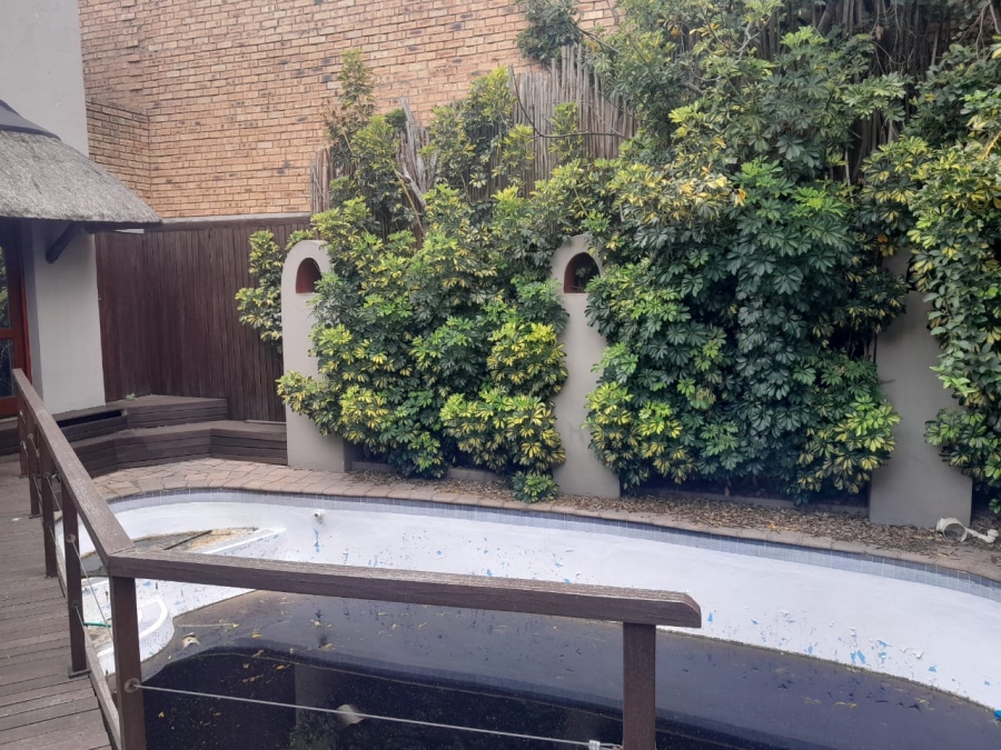 4 Bedroom Property for Sale in Kloofendal Gauteng